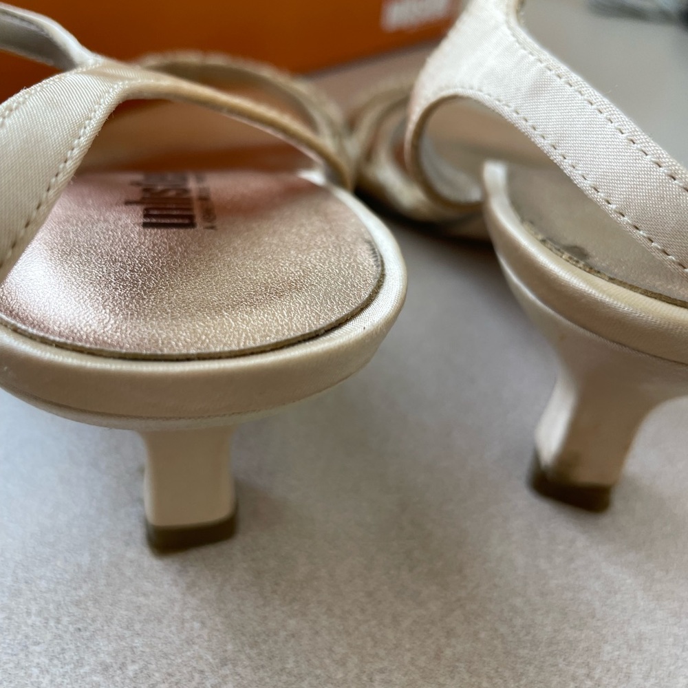 Unlisted Kenneth Cole Dressy Beaded Sandals in Honey with 2 Inch Heel Size 8.5 - Picture 3 of 6